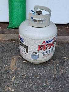 lot 433 image: AmeriGas PPX Plus Propane Tank #17 (Full)