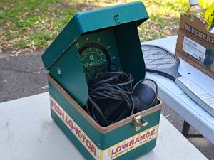 lot 444 image: Lowrance Fish Lo-K-Tor Fish Finder LFP-300D