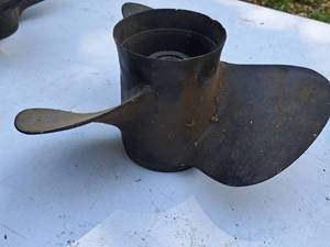 lot 451 image: Lot of (1) 13 Boat Propeller