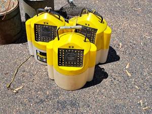 lot 463 image: Lot of (3) Flow Troll Plastic Minnow Buckets (YellowWhite)