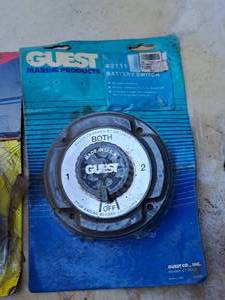 lot 479 image: Guest Marine Products Battery Switch