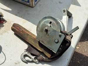 lot 486 image: Hand Winch