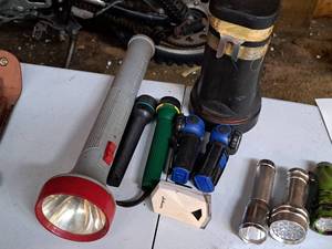 lot 516 image: Lot of (7) Assorted Flashlights
