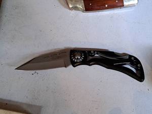 lot 521 image: Guidesman Locking Knife (Black)