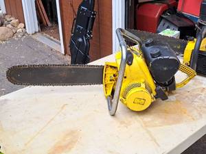 lot 532 image: McCulloch Gasoline-Powered Chainsaw 20 Bar