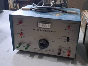 lot 573 image: Sargent-Welch Scientific Co ACDC Power Supply