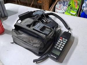 lot 600 image: Radio Shack Portable Cell Phone