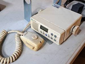 lot 601 image: Shakespeare SE 2000 Marine CB Radio
