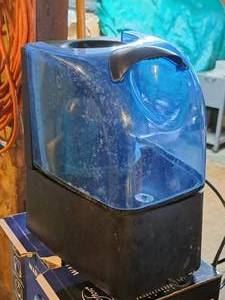 lot 608 image: Crofton Warm Mist Humidifier