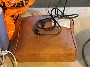 lot 611 image: Dr. Sholls Portable Heating Pad