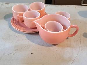lot 620 image: Tea Set 8-piece (Pink)