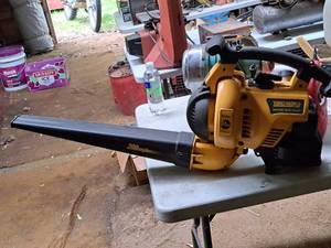 lot 657 image: Yard-Man by MTD Electric Blower Vacuum YM320BV