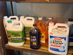 lot 642 image: Shelf Lot - Green Envy House Wash, Car Wash, Glass Cleaner, Windshield Fluid
