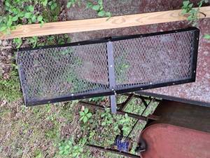 lot 374 image: Hitch Mount Hauler Rack