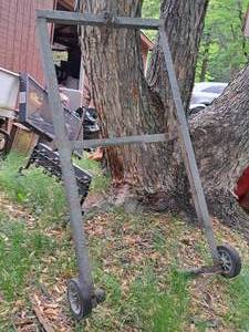 lot 372 image: Snowmobile Dolly