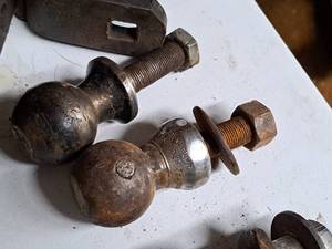 lot 692 image: Lot of (2) 2 Hitch Balls with 34 Threaded Shaft