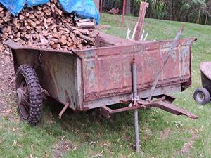 lot 381 image: Single Axle Custom Utility Trailer