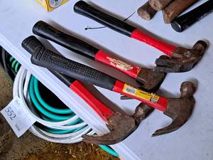 lot 715 image: Lot of (4) Claw Hammers (assorted)