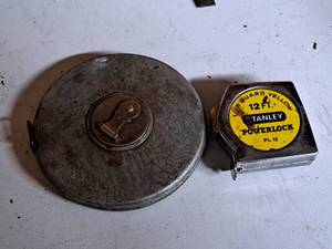 lot 720 image: Lot of (2) Tape Measures - 100 and 12