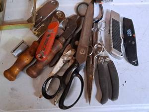 lot 722 image: Lot of (15) Assorted Knives, Scissors, Cutters and Blades