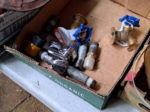 lot 729 image: Assorted Plumbing Valves and Connectors