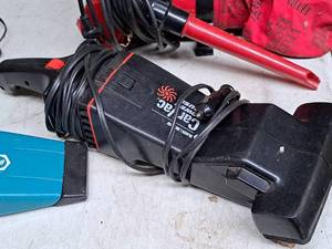 lot 735 image: Black & Decker Car Vac Power Brush Hand Vacuum (Black)