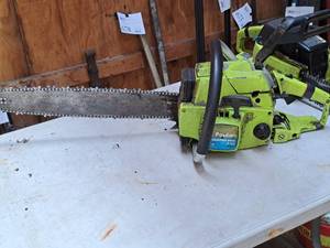 lot 753 image: Poulan Counter Vibe 3700 Gasoline-Powered Chainsaw 20 Bar