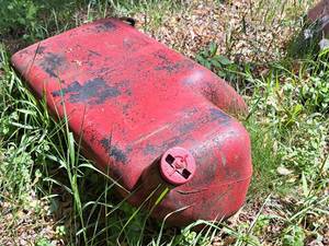 lot 803 image: Gas Tank