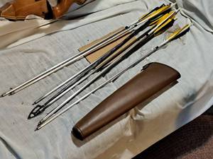 lot 391 image: Lot of (8) Archery Arrows