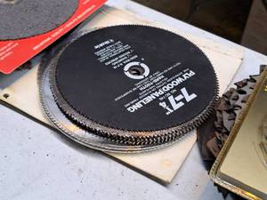 lot 817 image: Lot of (11) 7-14 Circular Saw Blades - New (x5) and Used (x6)