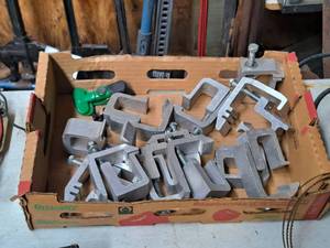 lot 841 image: Lot of (1 Box) Camper Shell Clamps