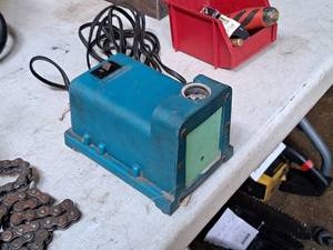 lot 843 image: Black & Decker Sparfk Plug Cleaner