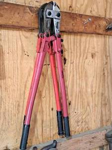 lot 852 image: Lot of (2) 24 Bolt Cutters