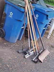 lot 876 image: Lot of (7) Assorted Floor Cleaning Tools - Broom, Shovel, Scrapers