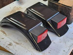 lot 880 image: Lot of (2) Trailer Fenders with Light Assemblies