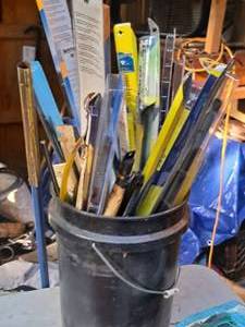 lot 901 image: Lot of (1 Bucket) Assorted Wiper Blades