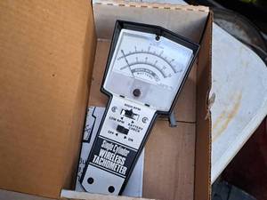 lot 909 image: Dixson Wireless Tachometer for Small Engine Testing 1082