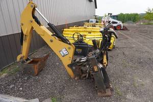 Cat Model BH30 Universal Mount Skid Loader Backhoe Attachment