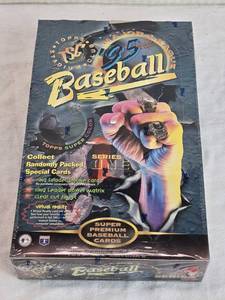 lot 10 image: Unopened Box 1995 Topps Stadium Club Baseball Cards 24 Packs