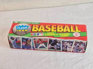 lot 19 image: Fleer 1990 Baseball Logo Stickers & Trading Cards - Uncounted