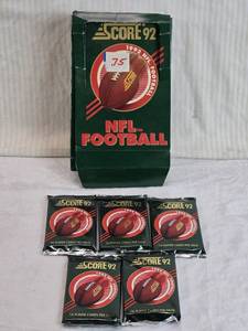 lot 35 image: Lot of 5 Unopened Packs of 1992 NFL Football Score Trading Cards with Box