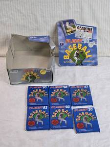 lot 36 image: Lot of 6 Unopened Packs of 1993 Fleer Baseball Cards Series 1