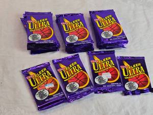 lot 56 image: Lot of 19 Unopened Packs of 1993-94 Fleer Ultra Basketball Cards, Series II