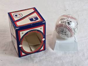 lot 65 image: Major League Baseball Minnesota Twins Autographed Ball with Display Box - Pat Mahome, Kirby, Tom Kelly, Hrbek, Winfield and More