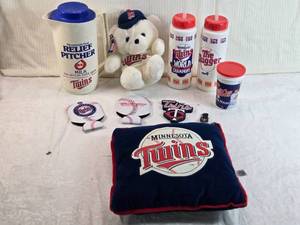 lot 87 image: Lot of Various Minnesota Twins Memorabilia Items