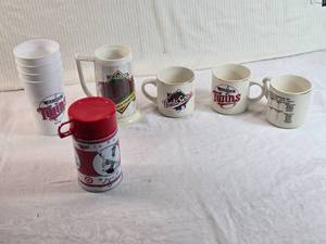 lot 94 image: Lot of Minnesota Twins Memorabilia Including Mugs and Thermos