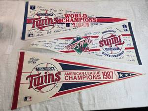 lot 113 image: Lot of 3 Minnesota Twins 1987 Championship Pennants