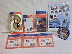 lot 125 image: Lot of Looney Tunes Stamp Collection Items Like Rub-on Transfers, Note Cards and More