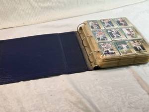 lot 140 image: Huge Binder of Various Baseball Cards from the Early 90s - Mostly or All Fleer 92
