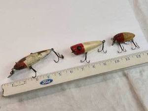 lot 229 image: Vintage Wooden Fishing Lures